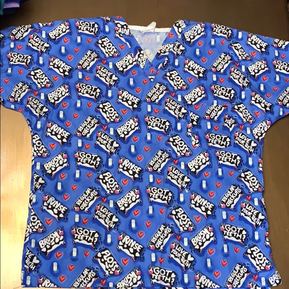 Scrub top
